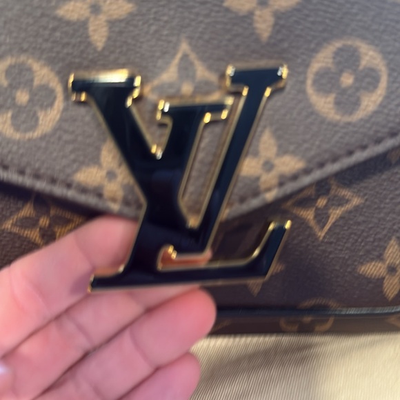 Louis Vuitton Passy bag with box and bag. Flawless used once - Picture 2 of 9